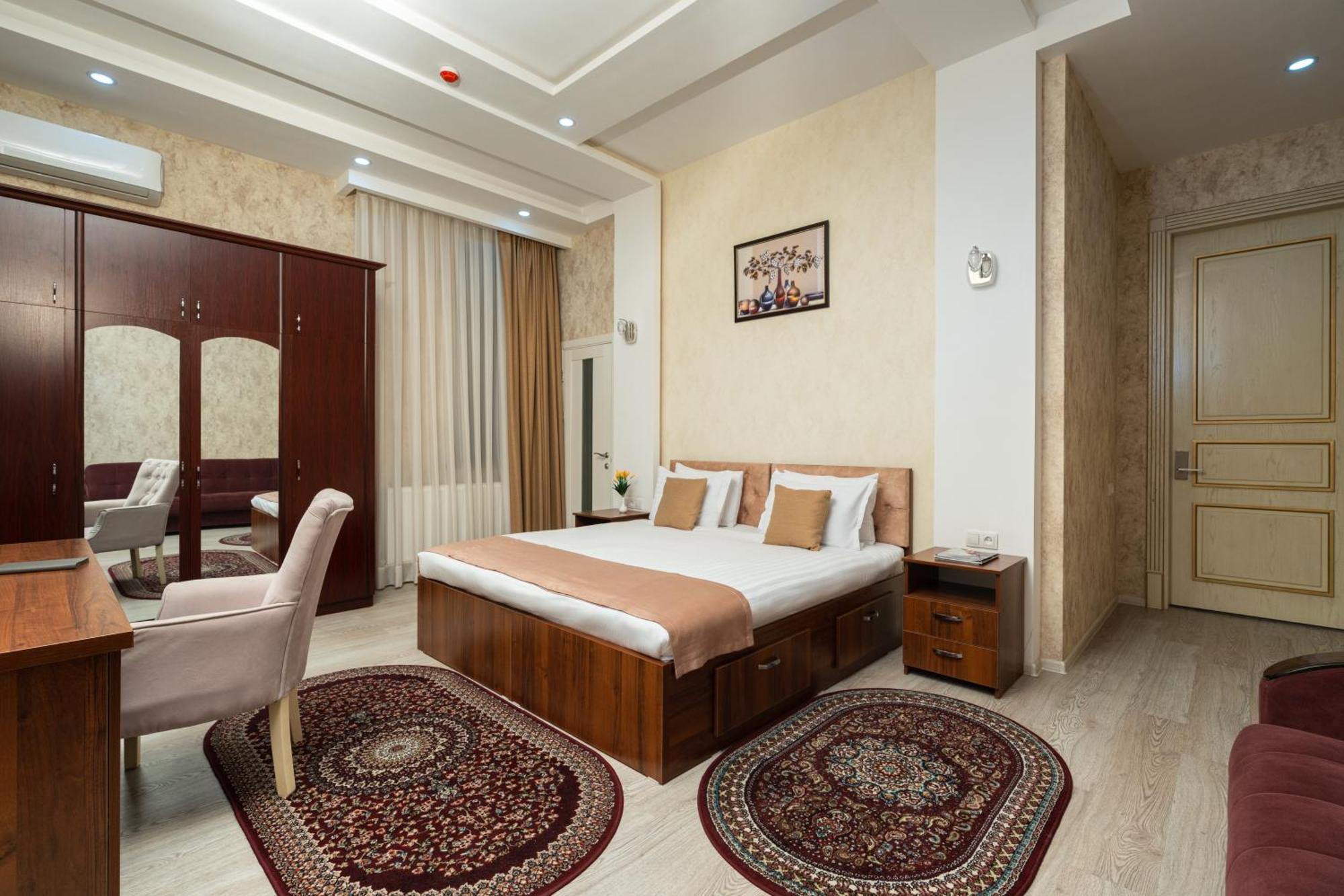 Shoxjahon Hotel - 600 Mbps Internet Tasjkent Buitenkant foto